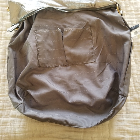 Marc Jacobs Silver Hobo Bag - Picture 6 of 9